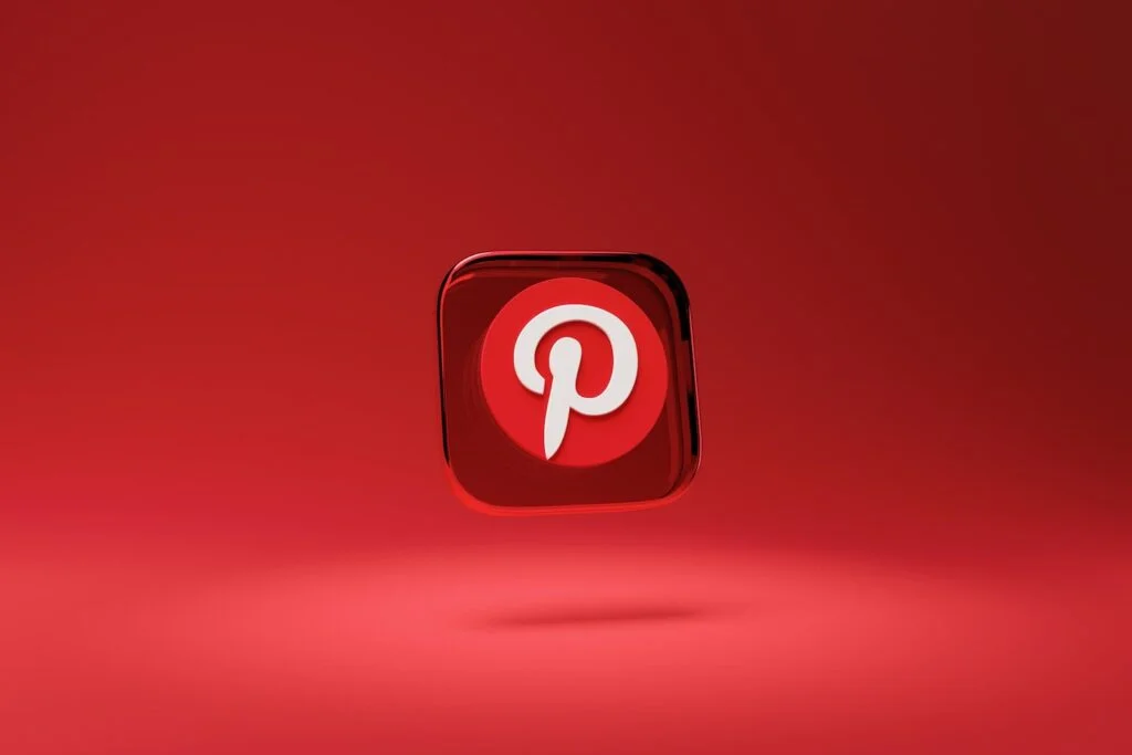 a red square button with a pin on it